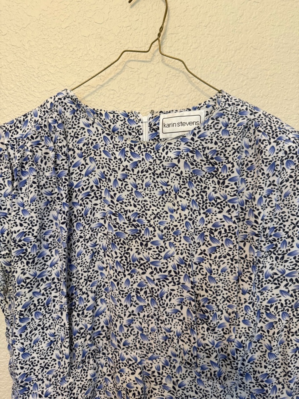 Karin stevens Vintage Floral
Ruched Puff Sleeve Pleated Dress size 10 - Picture 6 of 11